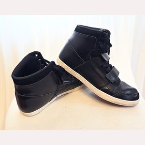 Reebok Velcro High Tops Size 11